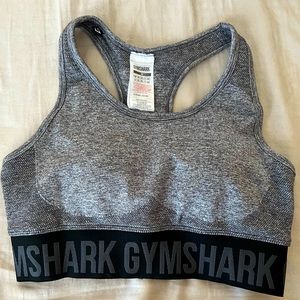 Lightly worn Gymshark bra size M in gray